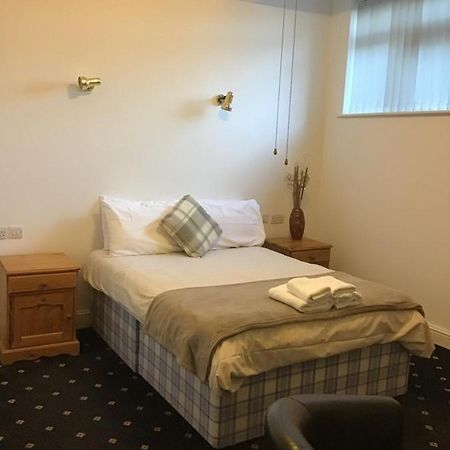 Trevelyan Hotel Илфорд Экстерьер фото
