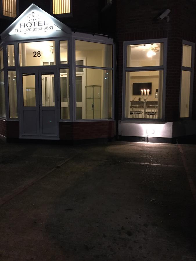 Trevelyan Hotel Илфорд Экстерьер фото