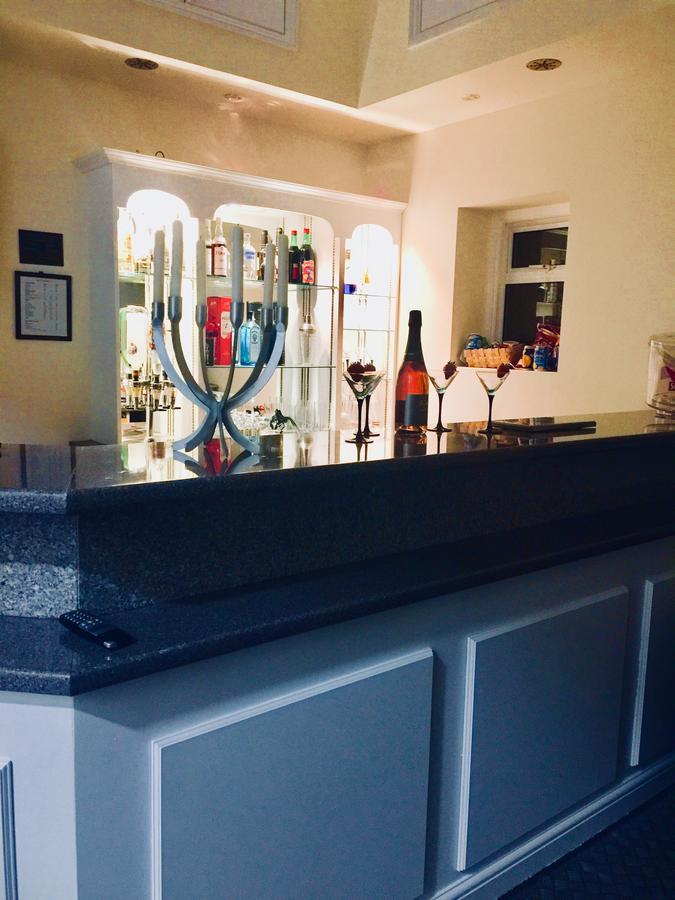 Trevelyan Hotel Илфорд Экстерьер фото