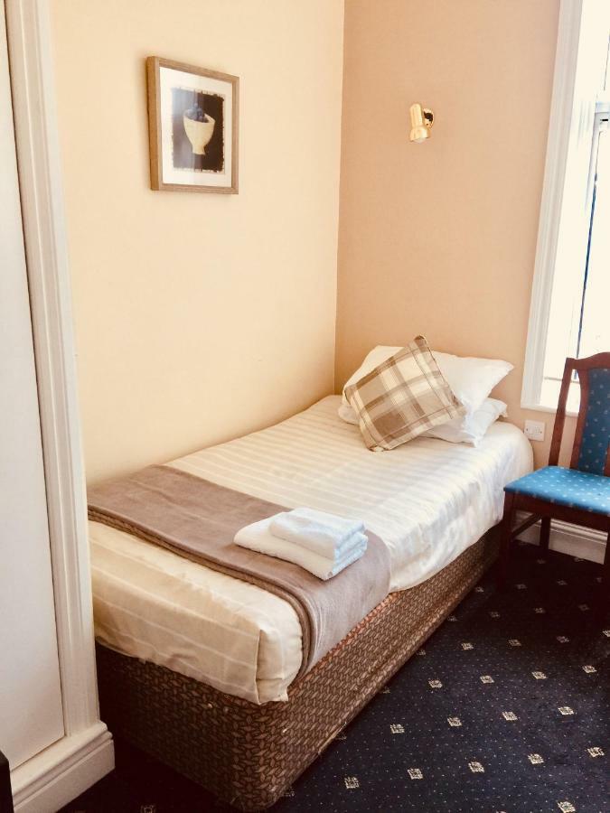 Trevelyan Hotel Илфорд Экстерьер фото