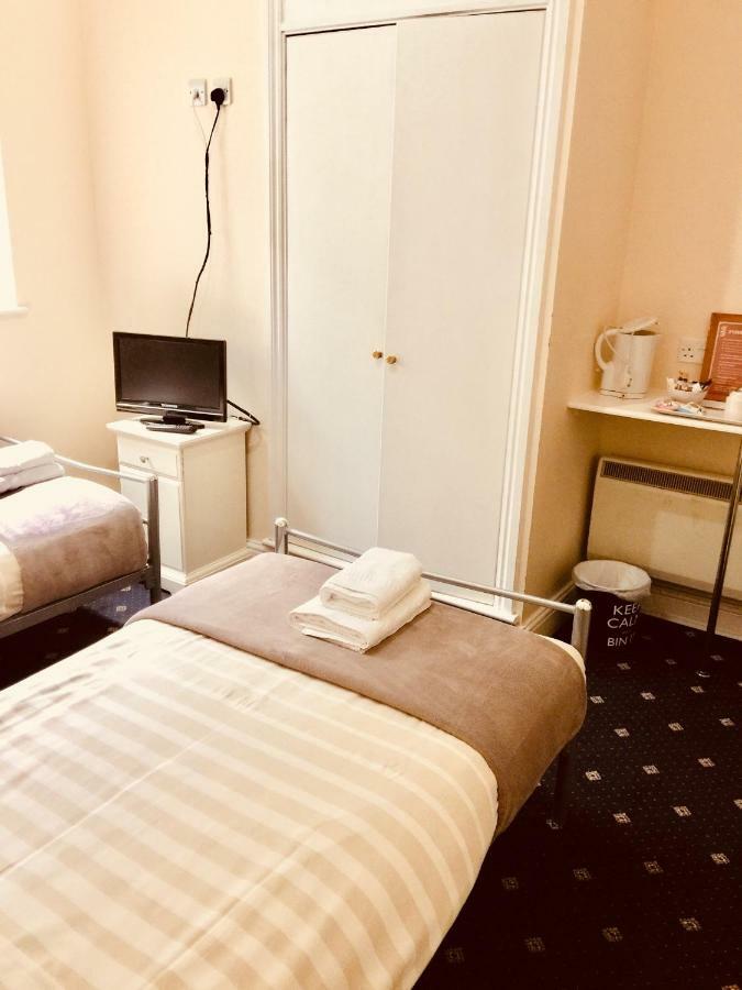 Trevelyan Hotel Илфорд Экстерьер фото