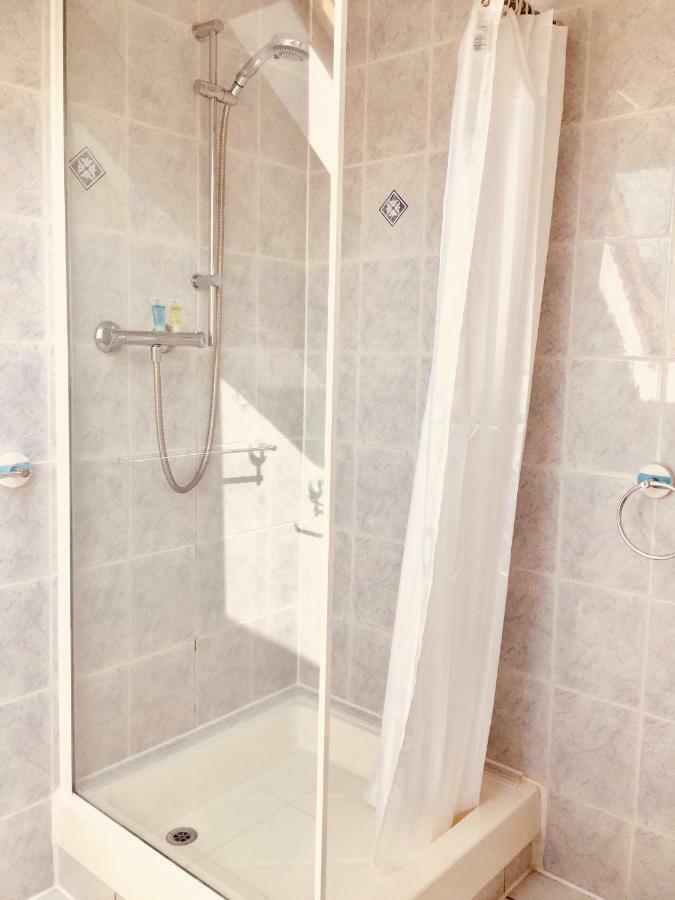 Trevelyan Hotel Илфорд Экстерьер фото