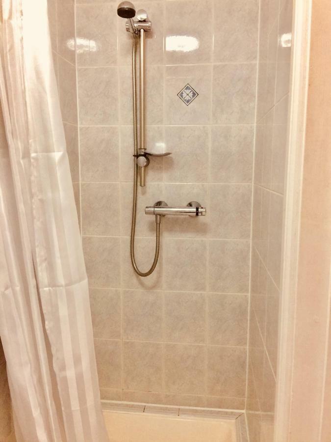Trevelyan Hotel Илфорд Экстерьер фото