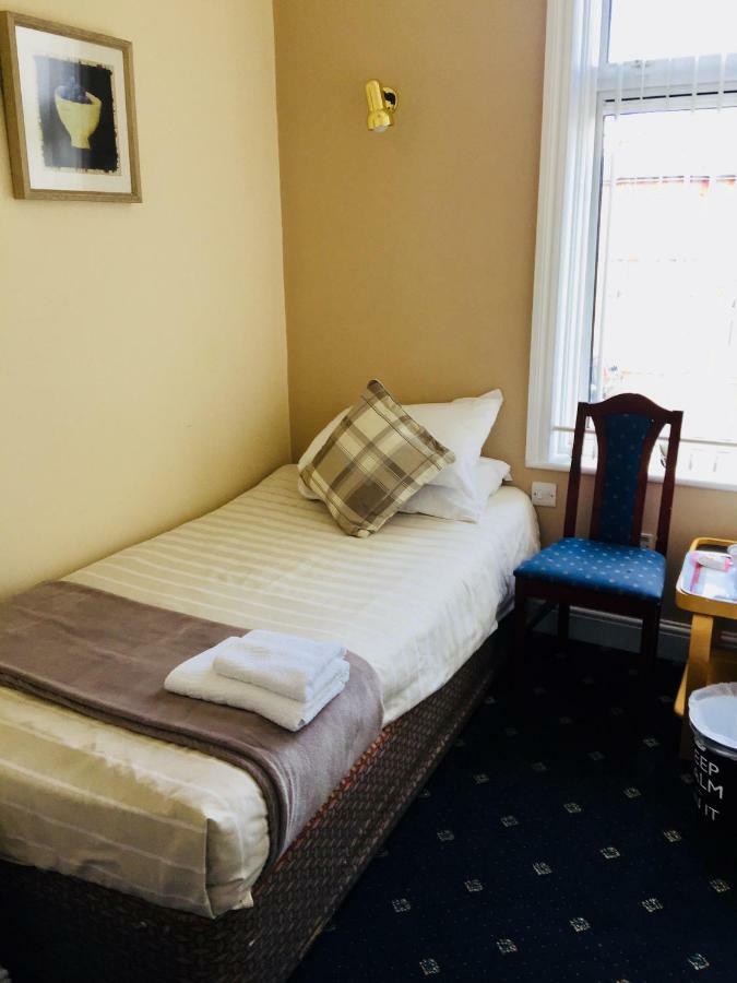 Trevelyan Hotel Илфорд Экстерьер фото
