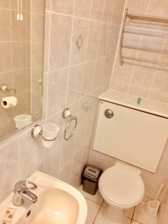 Trevelyan Hotel Илфорд Экстерьер фото
