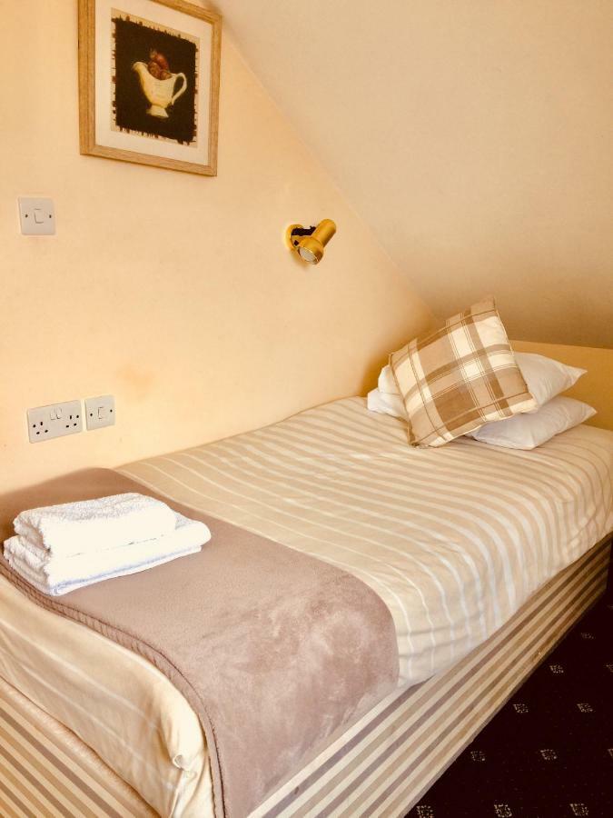Trevelyan Hotel Илфорд Экстерьер фото
